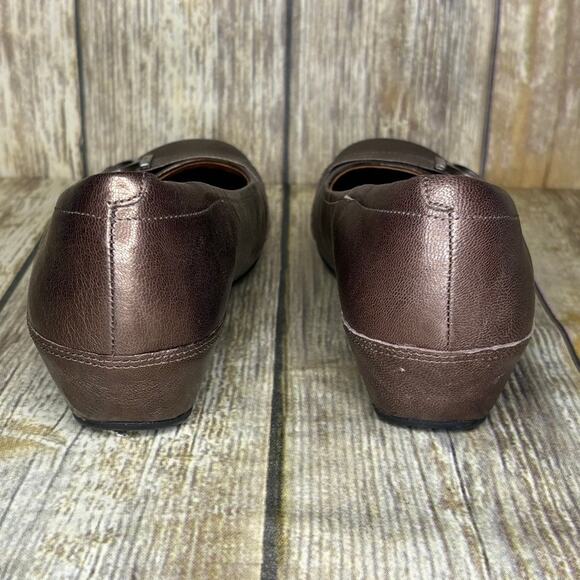 Clarks Concert Band Preppy Brown Metallic Leather Wedge Flat Womens Sz 6.5M - Picture 4 of 9